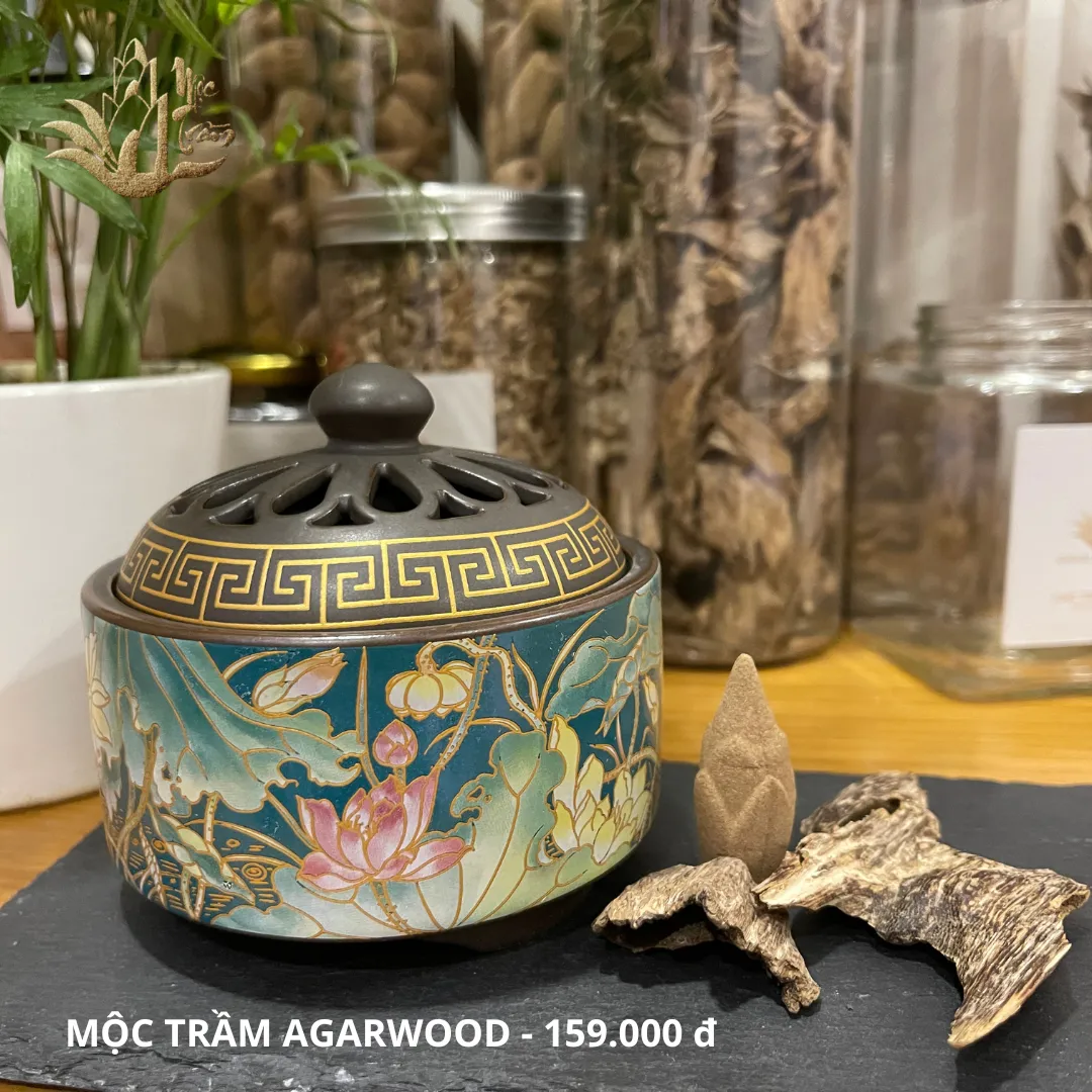 LOTUS CERAMIC AGARWOOD INCENSE BURNER – PREMIUM HANDCRAFTED OUD BURNER WITH HEAT-RESISTANT PAD